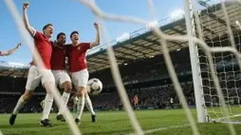 吴奇隆与刘诗诗街头浪漫邂逅，力挺娇妻尽显英勇风范