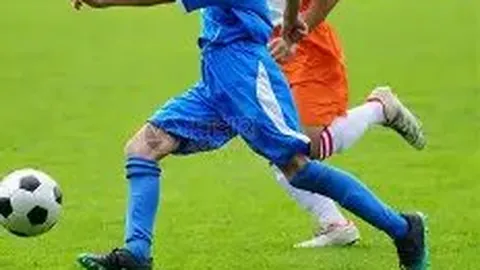 李白，撒贝宁32岁外籍爱妻，白皙肌肤引路人侧目